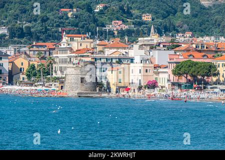 Alassio, Italie - 07-02-2021: Paysage d'Alassio avec sa belle plage Banque D'Images