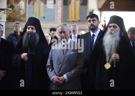 Lors d'une visite en Serbie, le prince de Galles a visité le monastère de Kovilj où il a été accueilli par l'évêque Irinej, Métropolitain de Zagreb et Ljubljana Porfirije, le père Isihije et l'archevêque orthodoxe Jeronim. Photo: PISCINE/PIXSELL Banque D'Images