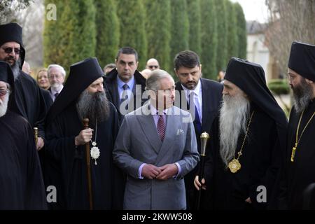 Lors d'une visite en Serbie, le prince de Galles a visité le monastère de Kovilj où il a été accueilli par l'évêque Irinej, Métropolitain de Zagreb et Ljubljana Porfirije, le père Isihije et l'archevêque orthodoxe Jeronim. Photo: PISCINE/PIXSELL Banque D'Images