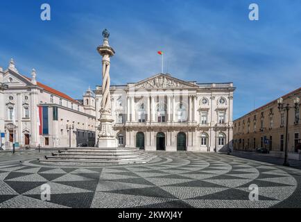 Place Praca do Municipio et Hôtel de ville de Lisbonne et colonne Pelourinho - Lisbonne, Portugal Banque D'Images