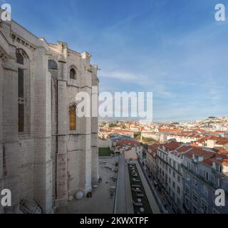 Le couvent des Carmo (Convento do Carmo) et la vue aérienne de Lisbonne - Lisbonne, Portugal Banque D'Images