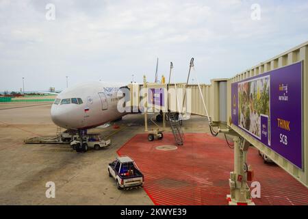 PHUKET, THAÏLANDE - NOVEMBRE 07 : avions à réaction amarrés à l'aéroport de 07 novembre 2014. L'aéroport international de Phuket est un aéroport desservant la province de Phuket Banque D'Images