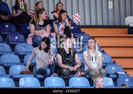 12.05.2017., Varazdin, Croatie - UEFA European Championship under-17, quart de finale, France contre Espagne. Partisans. Photo: Igor Soban/PIXSELL Banque D'Images