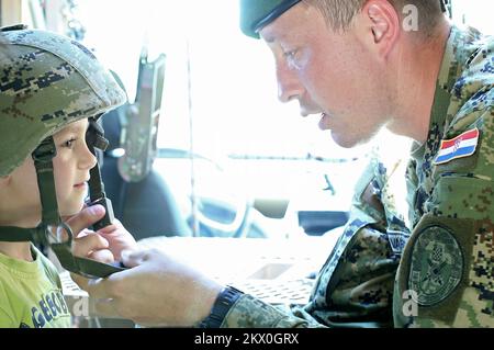 28.05.2017., Zagreb, Croatie - programme de fête à l'occasion du 26th anniversaire de la formation des forces armées croates, de la Journée des forces armées croates et de l'armée croates se tient sur le lac Jarun. Photo: Sanjin Strukic/PIXSELL Banque D'Images