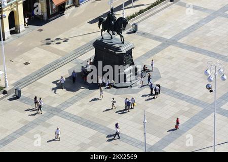 17.08.2017., Zagreb, Croatie - vue panoramique de Zagreb depuis Zagreb 360° - Zagreb terrasse d'observation des yeux au-dessus de la place Ban Jelacic. Photo: Alen Gurovic/HaloPix/PIXSELL Banque D'Images