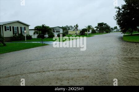 Tempête tropicale Fay, Palm Bay, FL, 20 août 2008 rues communautaires du comté de Brevard inondations dues au mouvement de la tempête tropicale Fay, qui persiste à 5 km/h. Barry Bahler/FEMA. Photographies relatives aux programmes, aux activités et aux fonctionnaires de gestion des catastrophes et des situations d'urgence Banque D'Images