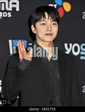 Osaka, Japon. 30th novembre 2022. L'acteur sud-coréen Yeo Jin-goo assiste mercredi à un événement de tapis rouge du MAMA (Mnet Asian Music Awards) 2022 à Osaka, au Japon, à 30 novembre 2022. Photo par Keizo Mori/UPI crédit: UPI/Alay Live News Banque D'Images