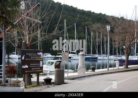 04.01.2018., Croatie, Skradin - Skradin est une petite ville située à environ 15km de Sibenik, le long de la rivière Krka. C'est l'une des plus anciennes villes croates qui a commencé à écrire son histoire depuis l'époque des Illyriens. Il a reçu son nom pendant la règle romaine - Scardona. Photo: Dusko Jaramaz/PIXSELL Banque D'Images