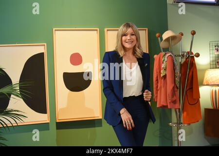 Milan, Italie. 30th novembre 2022. Milan, émission de télévision "dans vos chaussures" - Rai 2 - Natasha Stefanenko crédit: Agence de photo indépendante/Alamy Live News Banque D'Images