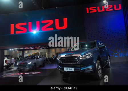Nonthaburi, Thaïlande. 30th novembre 2022. Une voiture Isuzu New MU-X vue au stand Isuzu lors de l'exposition internationale automobile de la Thaïlande 39th à Nonthaburi. L'exposition internationale de l'automobile 39th en Thaïlande 2022 se tient de 30 novembre 2022 à 12 décembre 2022 au hall impact Challenger de Nonthaburi, en Thaïlande. (Photo de Peerapon Boonyakiat/SOPA Images/Sipa USA) crédit: SIPA USA/Alay Live News Banque D'Images