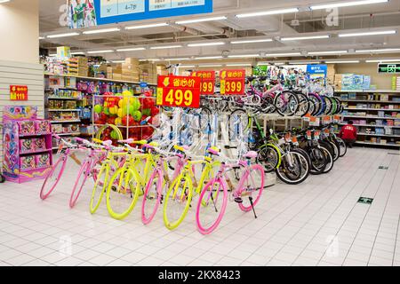 SHENZHEN, CHINE - 22 JANVIER : centre commercial Walmart à Shenzhen sur 22 janvier 2015. Wal-Mart Stores est une multinationale américaine de détail corpor Banque D'Images