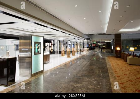 Dubaï, Émirats arabes unis - 31 mars 2015 : unis first class lounge. L'Aéroport International de Dubai est l'aéroport international de Dubaï. Il s'agit d'une importante compagnie aérienne Banque D'Images