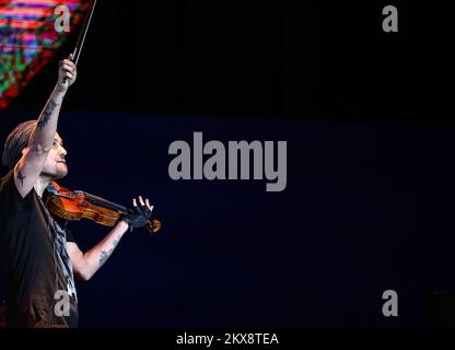 - Le violoniste allemand David Garrett se produit à l'Arena Zagreb sur 13 octobre 2016 à Zagreb, en Croatie. Photo: Igor Soban/PIXSELL Banque D'Images