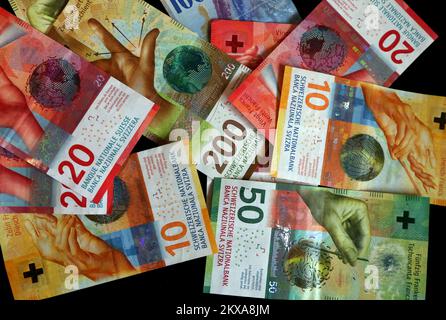 14.01.2019., Sibenik, Croatie - Billets en francs suisses. Photo: Dusko Jaramaz/PIXSELL Banque D'Images