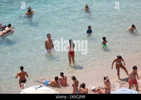 12.08.2019., Dubrovnik, Croatie - la Croatie est frappée par une vague de températures et de chaleur élevées. Plaza Banje à la mi-août. Photo: Matija Habljak/PIXSELL Banque D'Images