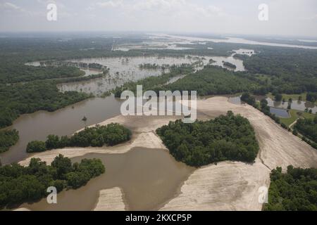 Inondations : tempête violente - Memphis, Tennessee. , Les terres et les champs de la ferme de 10 mai 2011 sont inondés par les eaux de crue du Tennessee du 'déluge du siècle. La FEMA s'efforce de soutenir les citoyens et les premiers intervenants dans leurs efforts de reconstruction et de rétablissement. Tennessee : tempêtes, tornades, vents en ligne droite et inondations. Photographies relatives aux programmes, aux activités et aux fonctionnaires de gestion des catastrophes et des situations d'urgence Banque D'Images