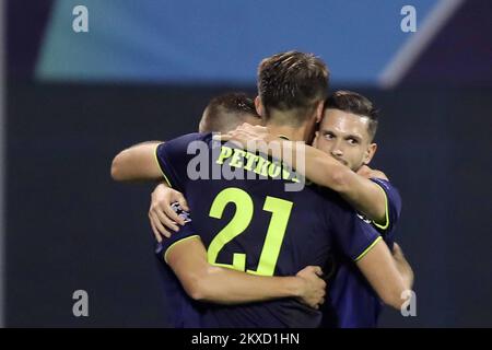 ZAGREB, CROATIE - SEPTEMBRE 18 : les joueurs du GNK Dinamo Zagreb célèbrent le but lors du match C de la Ligue des champions de l'UEFA entre le GNK Dinamo et Atalanta B.C. au stade Maksimir sur 18 septembre 2019 à Zagreb, en Croatie. Photo: Goran Stanzl/PIXSELL Banque D'Images