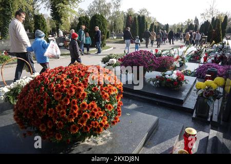 01.11.2019., Zagreb - commémoration de la Toussaint dans le cimetière de Mirosevac à Zagreb. Photo: Marin Tironi/PIXSELL Banque D'Images