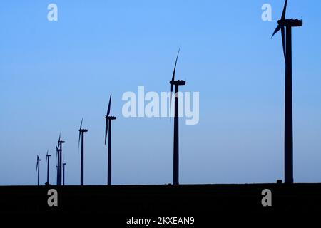 Greensburg KS Windfarm. Kansas : tempêtes, tornades et inondations graves. Photographies relatives aux programmes, aux activités et aux fonctionnaires de gestion des catastrophes et des situations d'urgence Banque D'Images