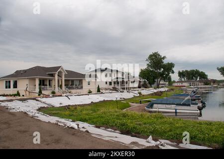 011070811 les maisons de Mandan ND sont préparées en cas d'inondation. Inondations dans le Dakota du Nord. Photographies relatives aux programmes, aux activités et aux fonctionnaires de gestion des catastrophes et des situations d'urgence Banque D'Images