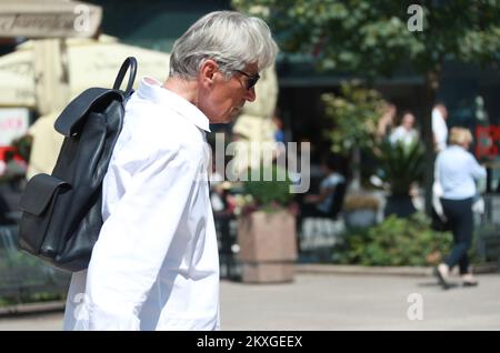 L'homme d'affaires croate Tomislav Horvatincic est photographié lors de son interview à la télévision croate. Par la décision du juge d'exécution de la Cour de comté de Zagreb, il a dû se présenter en prison par 30 mars 2020 pour avoir purgé une peine de quatre ans et 10 mois pour avoir causé un accident maritime en 2011 qui a entraîné la mort du couple italien Salpietro. Photo: Sanjin Strukic/PIXSELL Banque D'Images