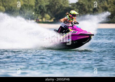 Les participants concourent lors de la sortie en jet ski de l'Alpe Adria sur le lac Jarun à Zagreb, en Croatie, sur 27 juin 2020. Photo: Davor Puklavec/PIXSELL Banque D'Images