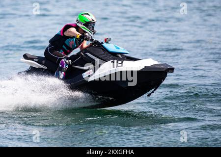 Les participants concourent lors de la sortie en jet ski de l'Alpe Adria sur le lac Jarun à Zagreb, en Croatie, sur 27 juin 2020. Photo: Davor Puklavec/PIXSELL Banque D'Images