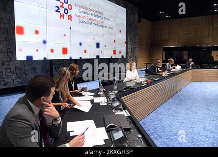 Vidéo-conférence "Séminaire sur les leçons apprises" tenue le dernier jour de la présidence croate du Conseil de l'Union européenne à la Bibliothèque nationale et universitaire de Zagreb, Croatie, sur 30 juin 2020. Photo: Josip Regovic/PIXSELL/EU2020HR Banque D'Images