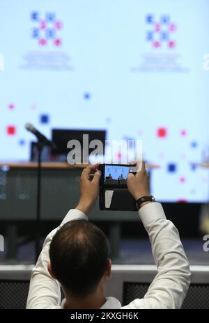 Vidéo-conférence "Séminaire sur les leçons apprises" tenue le dernier jour de la présidence croate du Conseil de l'Union européenne à la Bibliothèque nationale et universitaire de Zagreb, Croatie, sur 30 juin 2020. Photo: Josip Regovic/PIXSELL/EU2020HR Banque D'Images