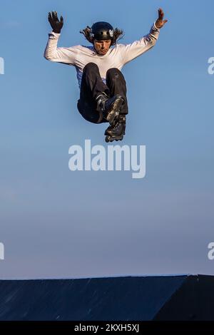 Entraînement libre en ligne au Pannonian Skatepark Panna la veille de la cérémonie d'ouverture du XXI Pannonian Challenge à Osijek, Croatie sur 12 août 2020. Photo: Davor Javorovic/PIXSELL Banque D'Images