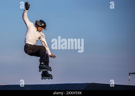 Entraînement libre en ligne au Pannonian Skatepark Panna la veille de la cérémonie d'ouverture du XXI Pannonian Challenge à Osijek, Croatie sur 12 août 2020. Photo: Davor Javorovic/PIXSELL Banque D'Images