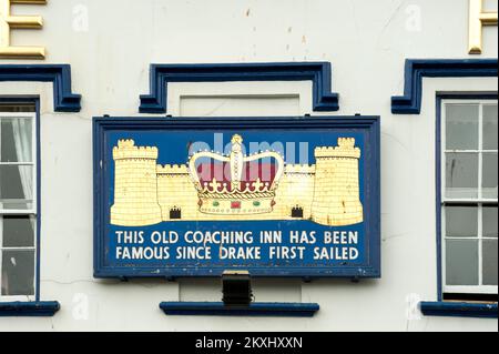 DARTMOUTH, DEVON - 06 JUIN 2009 : panneau sur le Royal Castle Hotel sur le quai Banque D'Images