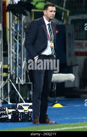 Ian Baraclough, entraîneur en chef de l'Irlande du Nord, regarde pendant le match de l'UEFA Euro 2020 demi-finale entre la Bosnie-Herzégovine et l'Irlande du Nord au stade Grbavica sur 8 octobre 2020 à Sarajevo, Bosnie-Herzégovine. Photo: Armin Drugut/PIXSELL Banque D'Images