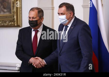 Milorad Dodik, président de la présidence de la Bosnie-Herzégovine, rencontre le ministre russe des Affaires étrangères, Sergei Lavrov, lors de sa visite officielle à Sarajevo, en Bosnie-Herzégovine, le 15. Décembre 2020. Photo: Armin Durgut/PIXSELL Banque D'Images