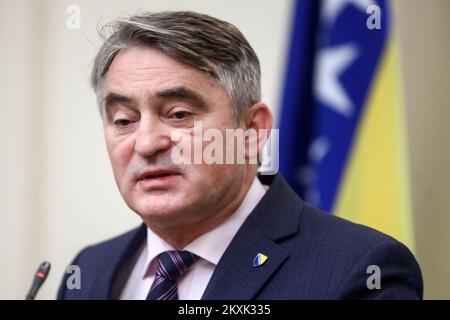 Après avoir refusé de rencontrer le ministre russe des Affaires étrangères Sergei Lavrov, Zeljko Komsic, membre de la présidence de la Bosnie-Herzégovine, a déclaré que la Bosnie-Herzégovine est fière et veut envoyer un message fort, et que tout le monde doit respecter les décisions prises par tous les peuples de la Bosnie-Herzégovine à Sarajevo le 15. Décembre 2020. Photo: Armin Durgut/PIXSELL Banque D'Images