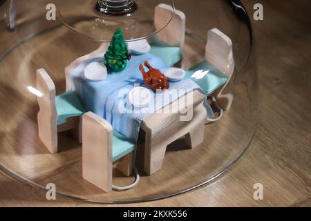 Photo prise le 23 décembre 2020 montre la photo de stock pour les nouvelles mesures anti-COVID,à Zagreb, Croatie.a partir du 23 décembre, la décision du Siège entre en vigueur, qui interdit de se rendre dans d'autres comtés à partir du lieu de résidence ou de séjour. Ceux qui veulent encore voyager doivent avoir un e-pass.en raison de l'introduction d'e-pass et de nouvelles mesures, de nombreux citoyens ne pourront pas passer les vacances avec leurs familles. Photo: Zeljko Lukunic/PIXSELL Banque D'Images