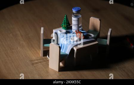 Photo prise le 23 décembre 2020 montre la photo de stock pour les nouvelles mesures anti-COVID,à Zagreb, Croatie.a partir du 23 décembre, la décision du Siège entre en vigueur, qui interdit de se rendre dans d'autres comtés à partir du lieu de résidence ou de séjour. Ceux qui veulent encore voyager doivent avoir un e-pass.en raison de l'introduction d'e-pass et de nouvelles mesures, de nombreux citoyens ne pourront pas passer les vacances avec leurs familles. Photo: Zeljko Lukunic/PIXSELL Banque D'Images