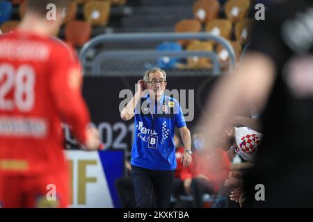 LE CAIRE, EGYPTE - JANVIER 25: Entraîneur-chef de Croatie Lino Cervar lors du match du Groupe II de Championnat du monde des hommes de l'IHF 27th entre le Danemark et la Croatie au Caire Stadium Sports Hall au Caire, Egypte sur 25 janvier 2021. Photo: Slavko Midzor/PIXSELL Banque D'Images