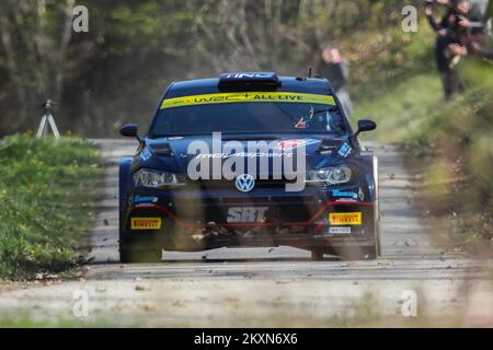 Nikolay Gryazin de Russie et Konstantin Aleksandrov de Russie rivalisent avec leur Movisport Volkswagen Polo GTI pendant le premier jour du Championnat du monde de rallye de la FIA Croatie à Zagreb, Croatie sur 23 avril 2021. Luka Stanzl/PIXSELL Banque D'Images