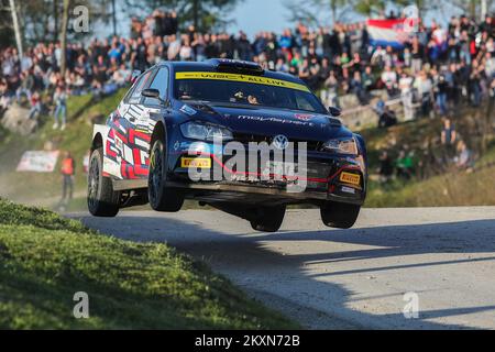 Nikolay Gryazin de Russie et Konstantin Aleksandrov de Russie rivalisent avec leur Movisport Volkswagen Polo GTI pendant le premier jour du Championnat du monde de rallye de la FIA Croatie à Zagreb, Croatie sur 23 avril 2021. Luka Stanzl/PIXSELL Banque D'Images