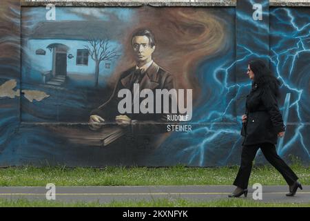 Murale du philosophe, éducateur, écrivain, ésotéricien croate-autrichien et fondateur principal de l'anthroposophie Rudolf Steiner, dans le passage de la rue du cardinal Alojzije Stepinac au marché de la haute-ville d'Osijek, en Croatie, sur 17 mai 2021. Le mur peint de la prison d'Osijek est l'œuvre de l'artiste d'Osijek Igor Desic. Photo: Dubravka Petric/PIXSELL Banque D'Images