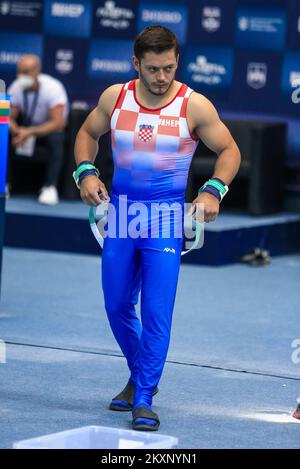 Tin Srbic de Croatie pendant la deuxième journée de qualification de LA coupe du monde de DOBRO 2021., à Osijek, Croatie, sur 11 juin 2021. L'édition 12th de la coupe du monde DE DOBRO en gymnastique accueillera 140 athlètes de 31 pays du mercredi au dimanche (10-13 juin) dans la salle Gradski vrt. Photo: Davor Javorovic/PIXSELL Banque D'Images
