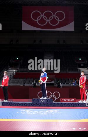 (G-D) médaillée d'argent Saleh El-Sharavaty de Jordanie, médaillée d'or Maksim Khramtcov de ROC, Et la médaillée de bronze Toni Kanaet de Croatie, pose sur le podium lors de la cérémonie de remise des médailles du Taekwondo hommes -80kg le troisième jour des Jeux Olympiques de Tokyo 2020 au Makuhari Messe Hall sur 26 juillet 2021 à Chiba, au Japon. Photo: Igor Kralj/PIXSELL Banque D'Images