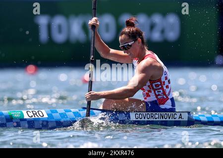 Anamaria Govorcinovic de Team Croatia participe à la compétition du quart-finale 4 féminin de kayak unique 500m le douze jour des Jeux Olympiques de Tokyo 2020 sur la voie navigable de la forêt marine sur 04 août 2021, à Tokyo, au Japon. Photo: Igor Kralj/PIXSELL Banque D'Images