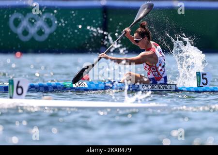 Anamaria Govorcinovic de Team Croatia participe à la compétition du quart-finale 4 féminin de kayak unique 500m le douze jour des Jeux Olympiques de Tokyo 2020 sur la voie navigable de la forêt marine sur 04 août 2021, à Tokyo, au Japon. Photo: Igor Kralj/PIXSELL Banque D'Images