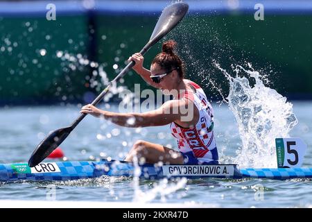 Anamaria Govorcinovic de Team Croatia participe à la compétition du quart-finale 4 féminin de kayak unique 500m le douze jour des Jeux Olympiques de Tokyo 2020 sur la voie navigable de la forêt marine sur 04 août 2021, à Tokyo, au Japon. Photo: Igor Kralj/PIXSELL Banque D'Images