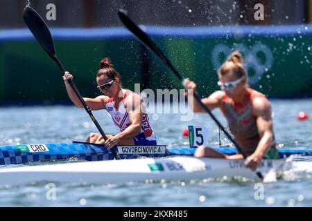 Anamaria Govorcinovic de Team Croatia participe à la compétition du quart-finale 4 féminin de kayak unique 500m le douze jour des Jeux Olympiques de Tokyo 2020 sur la voie navigable de la forêt marine sur 04 août 2021, à Tokyo, au Japon. Photo: Igor Kralj/PIXSELL Banque D'Images