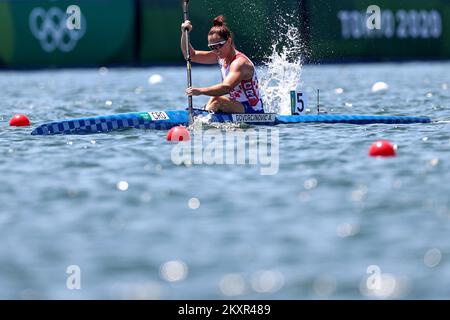 Anamaria Govorcinovic de Team Croatia participe à la compétition du quart-finale 4 féminin de kayak unique 500m le douze jour des Jeux Olympiques de Tokyo 2020 sur la voie navigable de la forêt marine sur 04 août 2021, à Tokyo, au Japon. Photo: Igor Kralj/PIXSELL Banque D'Images