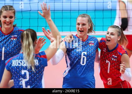 ZADAR, CROATIE - AOÛT 20: Les joueurs de volley-ball slovaques célèbrent un point lors du match CEV EuroVolley 2021 Pool C entre la Hongrie et la Slovaquie au Kresimir Cosic Hall du Centre sportif de Visnjik sur 20 août 2021 à Zadar, Croatie. Photo: Luka Stanzl/PIXSELL Banque D'Images