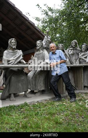 Le constructeur par la profession Petar Kolaric a créé un miracle artistique mondial. Il a fait le dernier souper en béton, avec Jésus et les 12 apôtres un peu plus grand que la taille de la vie (188 à 200 cm), et l'ensemble de l'œuvre d'art pèse environ 4,2 tonnes. Photo à Zdala, Croatie, le 23. Août 2021. Photo:Damir Spehar/PIXSELL Banque D'Images